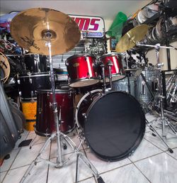 Complete  Drum Set 🥁  !!!$450 or best offer !!