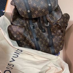 Louis Vuitton Men’s Backpack 100% Authentic 