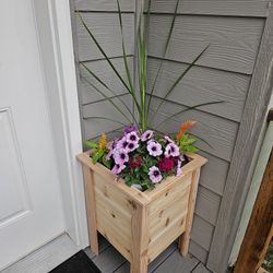 CEDAR PLANTER BOX 