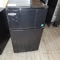 MicroFridge Mini Refrigerator With Two Doors Freezer And Fridge 