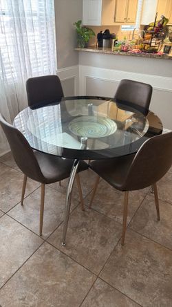 Dining set in good condition