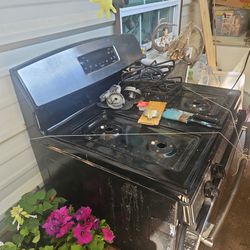 USED GE GAS STOVE AND OVEN RANGE