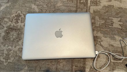 2015 MacBook Air - 8gb Ram - 256gb SSD