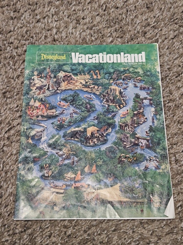 Vintage DISNEY Disneyland Vacation land Fall Winter 1981-82