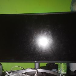 LG Monitor (Used, 32")