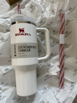 Stanley Mistletoe Twist Limited Edition Quencher H2.0 Flowstate Tumbler 40 OZ