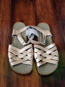 Salt Water Sandals Original Women's Leather Sandals Metallic Gold Size 8