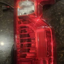 2019-2023 GM Tail Light