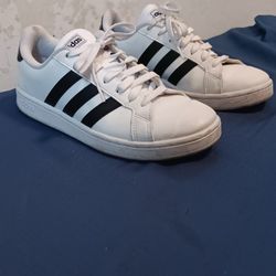 ADIDAS Mens Size 9