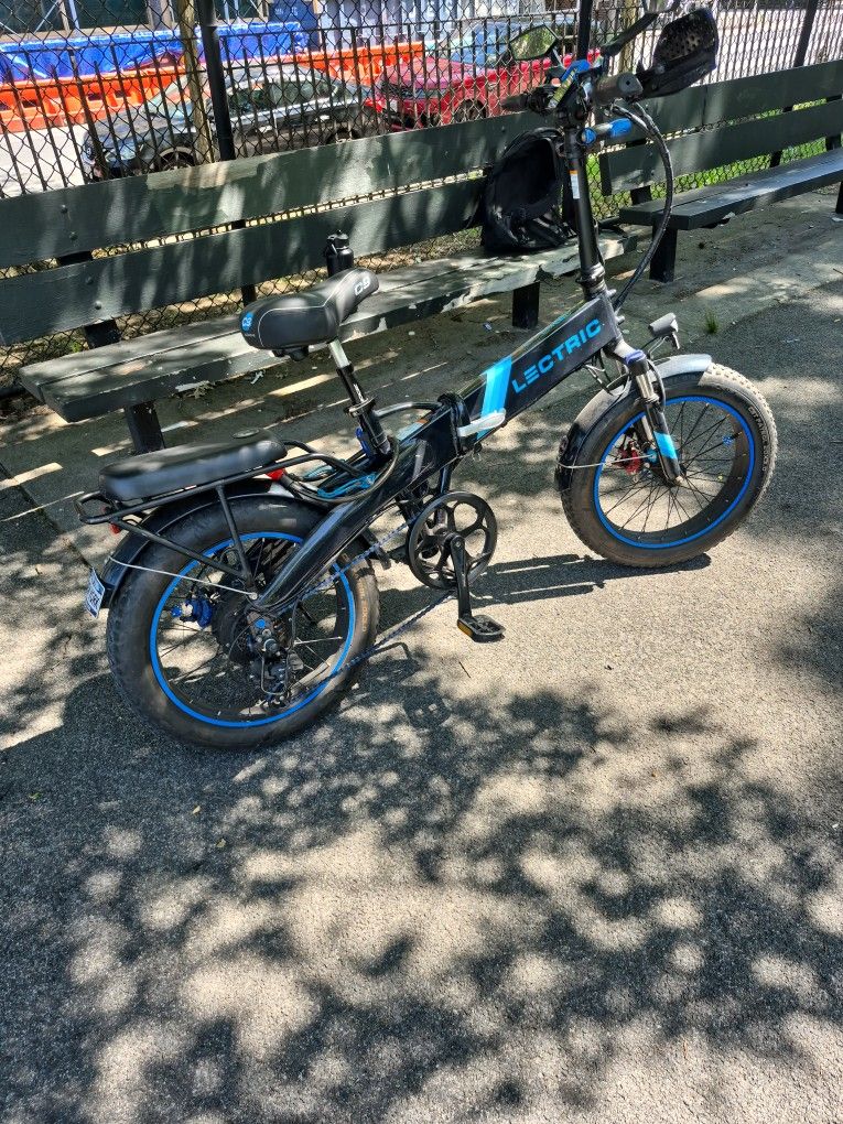 Lectric Ebike Up For Grabs Asking $500 Needs New Brake Pads I'm Willing To Take $50 Off Bringing The Price To $450