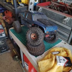 Axial Crawler