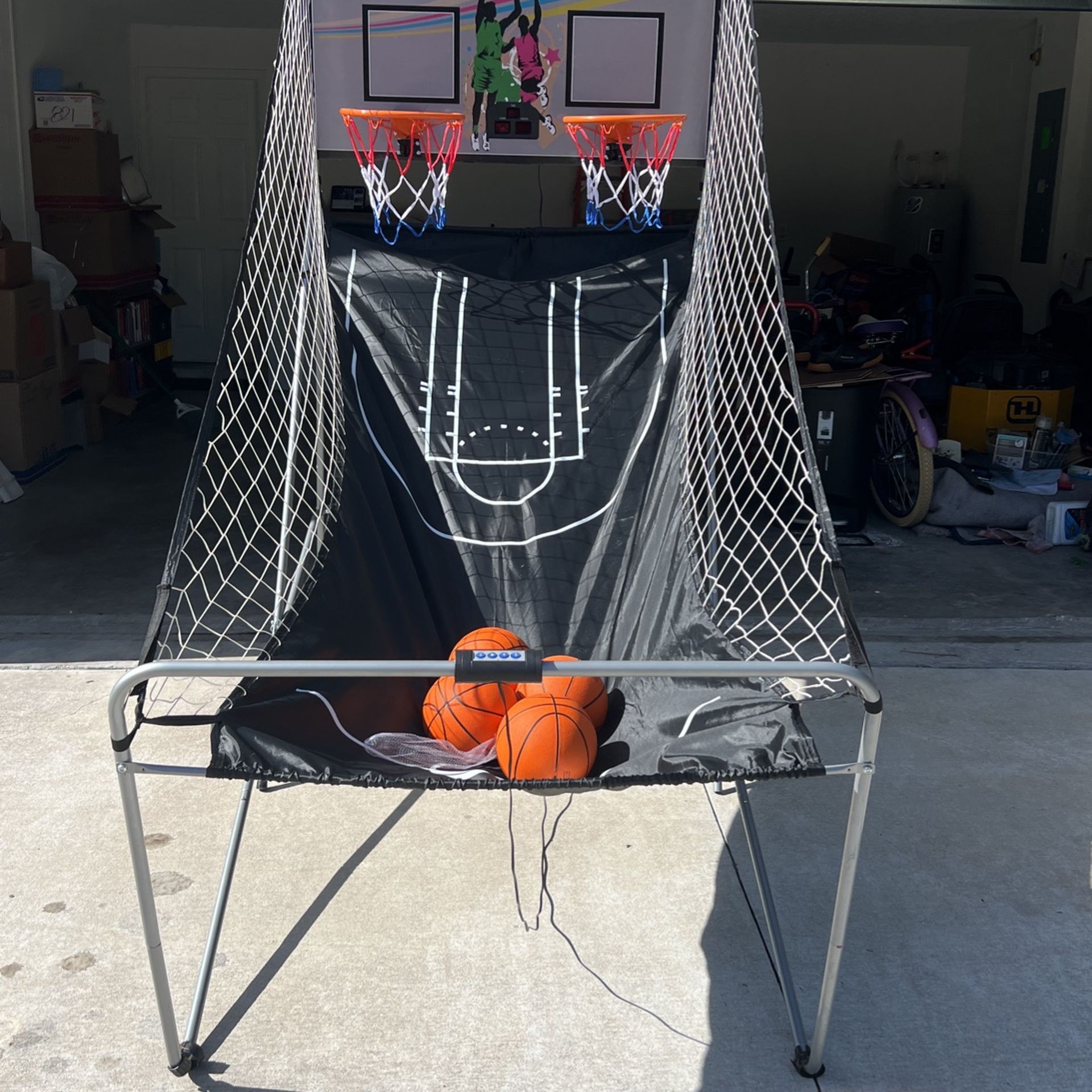 Foldable Indoor/Outdoor Basketball Hoop Arcade