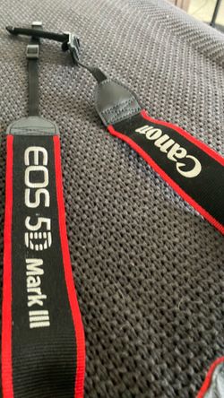 Camera strap never used  Canon Mark IiI 25