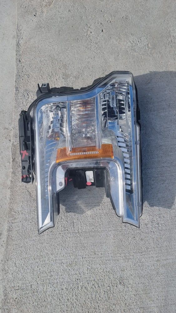 Ford f150 18-20 right headlight