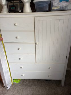 Chest of drawers