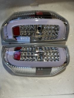 Toyota tundra Led taillight year 2014 to 2018