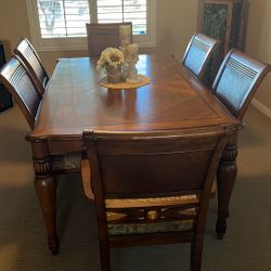 6 Piece Dining Table W/ 6 Chairs And A China Hutch 