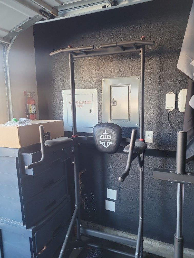 Pull Up Station
