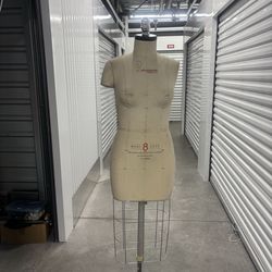 Alva 8 dress form