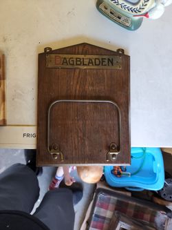Antique Dutch DAGBLADEN (Wall Newspaper holder) Wood & Metal