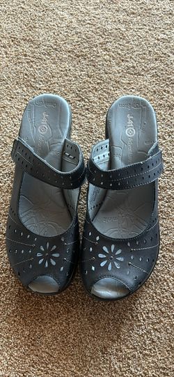 Like New J-41 Black Shoes Size 8