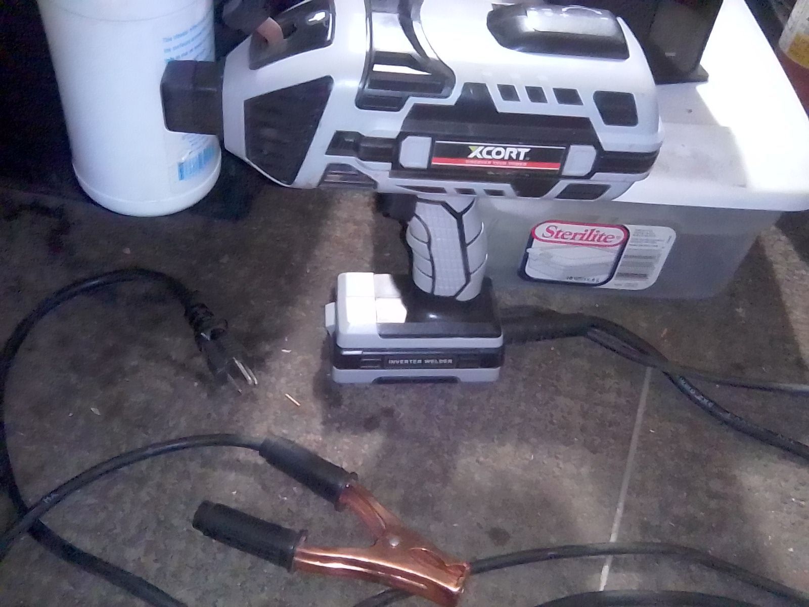 ELECTRIC WELDER 110 VOLT CLEAN WORKING PRETTY HANDE LITTLE JOBS OR HOW EAVER YOU WHAT TO USE IT PRICE $30 DOLLARS