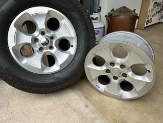 SET OF 5 JEEP JK 18” WHEELS