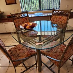 Dining Room Table 4 Chairs 