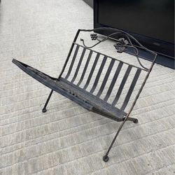 Vintage Metal Magazine Rack With Leaves