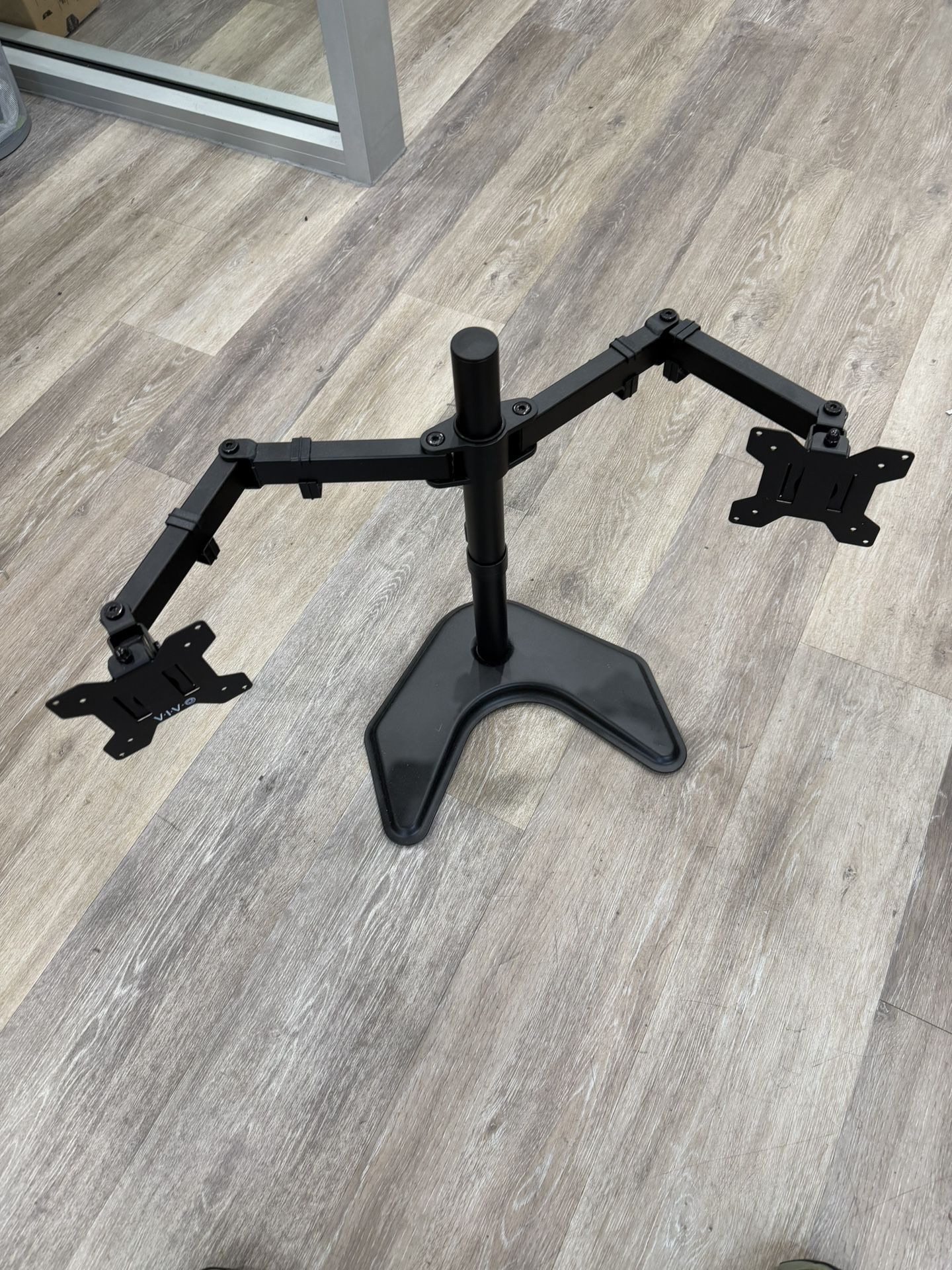 Dual monitor Vesa Mount