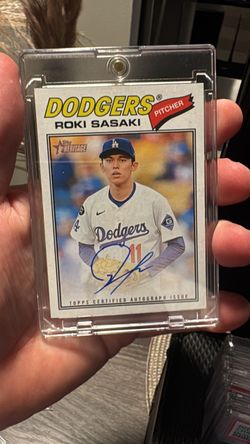Topps Heritage Dodgers Sasaki Auto
