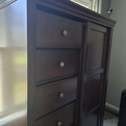 Bedroom Dresser 