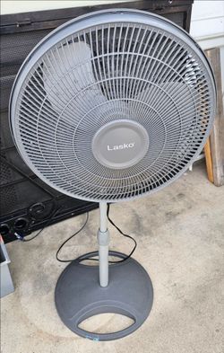 Lasko 47 in. H X 16 in. D 3 speed Oscillating Pedestal Fan