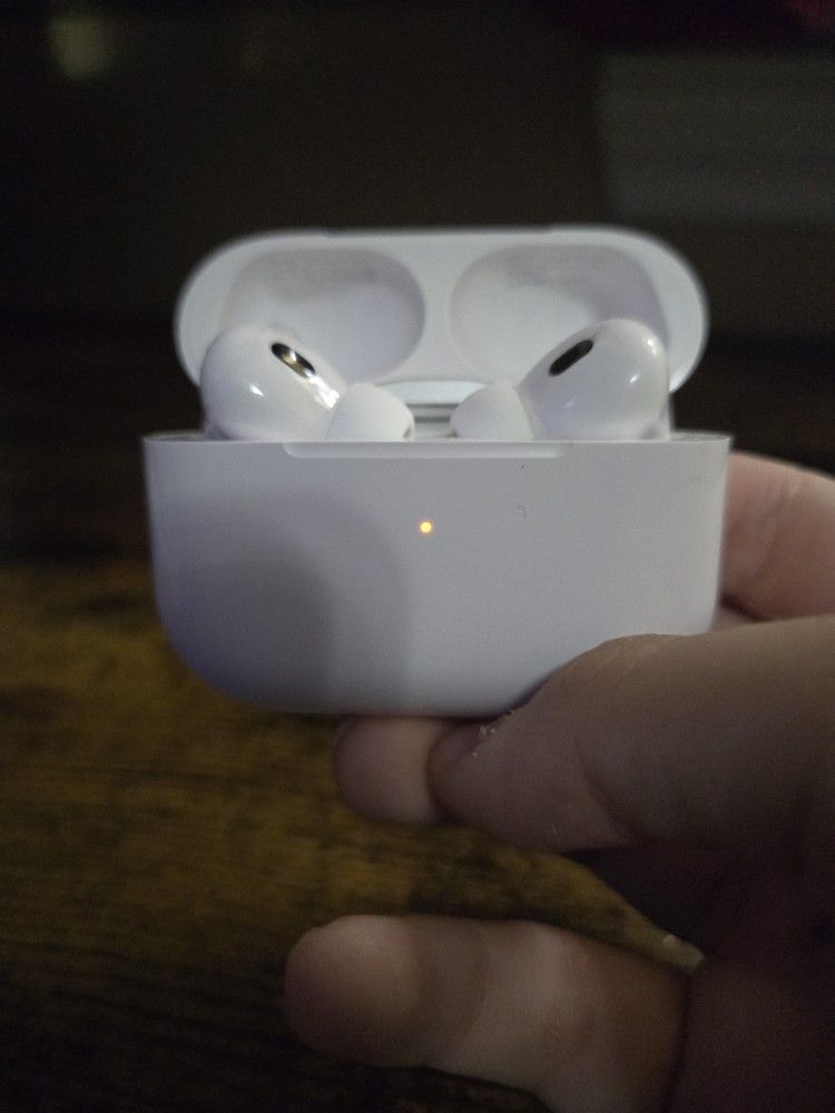 Apple AirPods (2nd Gen) with Charging Case – Noise Canceling| Great Sound & Battery Life