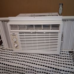 Arctic king 5,000 btu air conditioner
