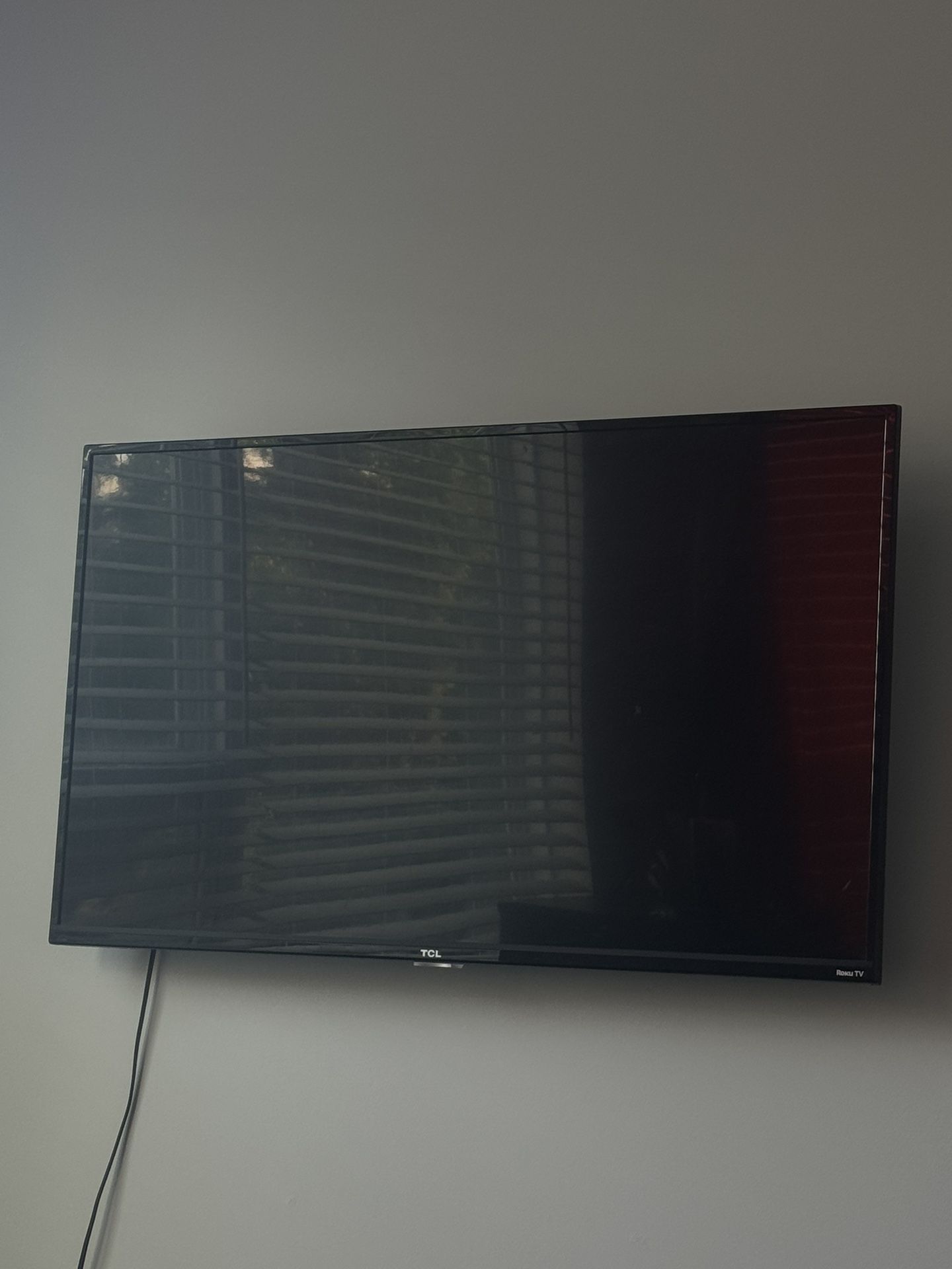TCL ROKU 45”