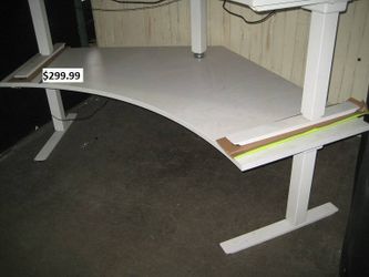HAWORTH TASK DESK TABLE ADJUSTABLE HEIGHT FREE CHAIR DELIVERY