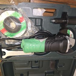 Hitachi 4 And 1/2 In Hand Grinder With Case Like New