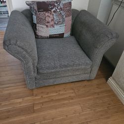 Chair Couch In Good Condition 