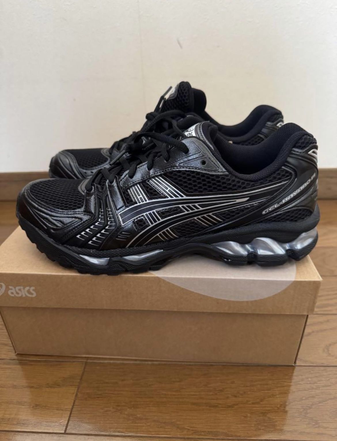 Black Asics Kayano 14