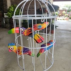 Metal Cage With 4 Ceramic Parrots. Clay Pots, Planters. Plants.Pottery $40 Cada Una