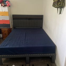 Queen Bed 