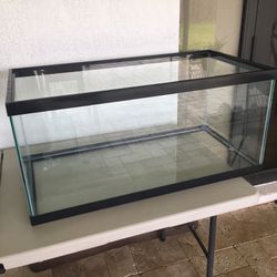 40 Gallon Glass Aquarium Like New 36” Long $100