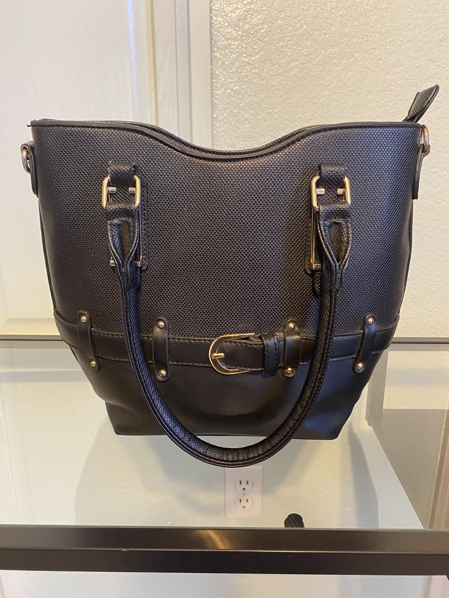 LEATHER TOTE BAG – BLACK, BUCKLE DETAILS