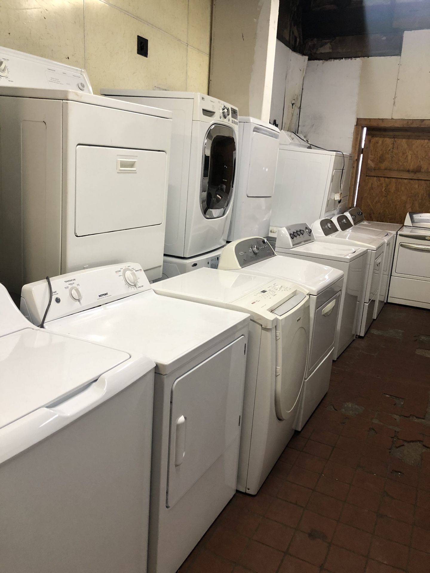 Washers and dryers (electric 220v or gas)/lavadoras y secadoras (eléctrica o Gas) USED