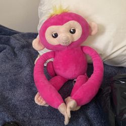 Fingerlings Hugs Bella Friendly Interactive Monkey Plush Pink