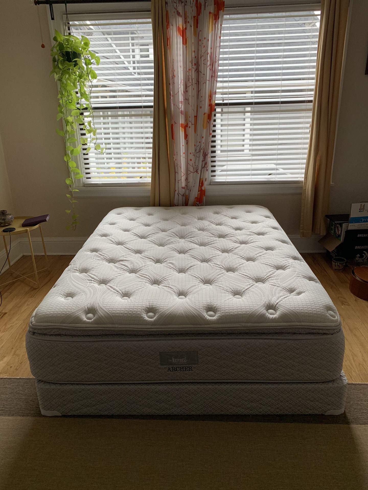Pillow top queen mattress