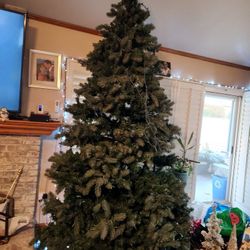 9 Ft Xmas Tree