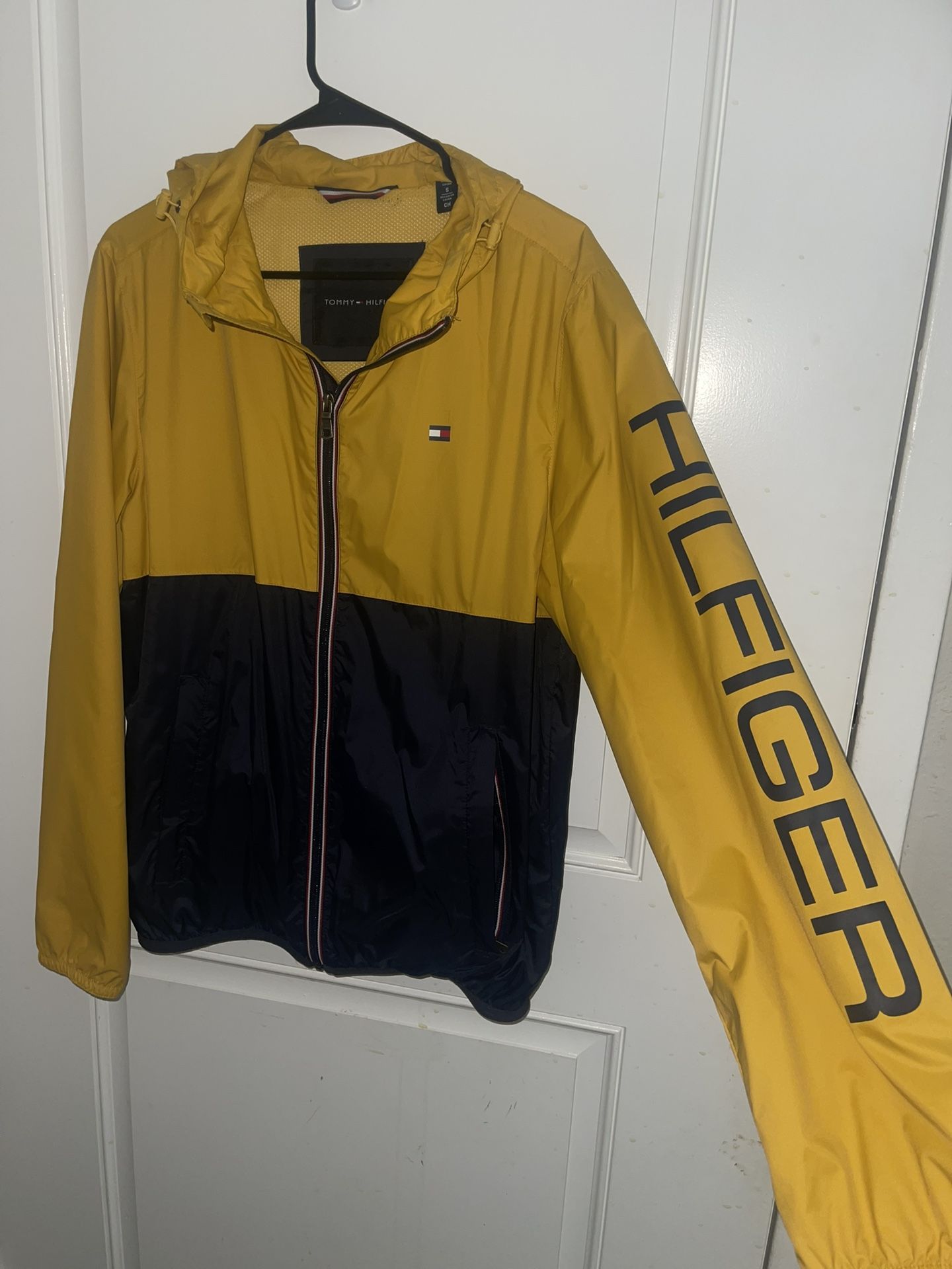 Tommy Hilfiger Lightweight Water Resistant Jacket