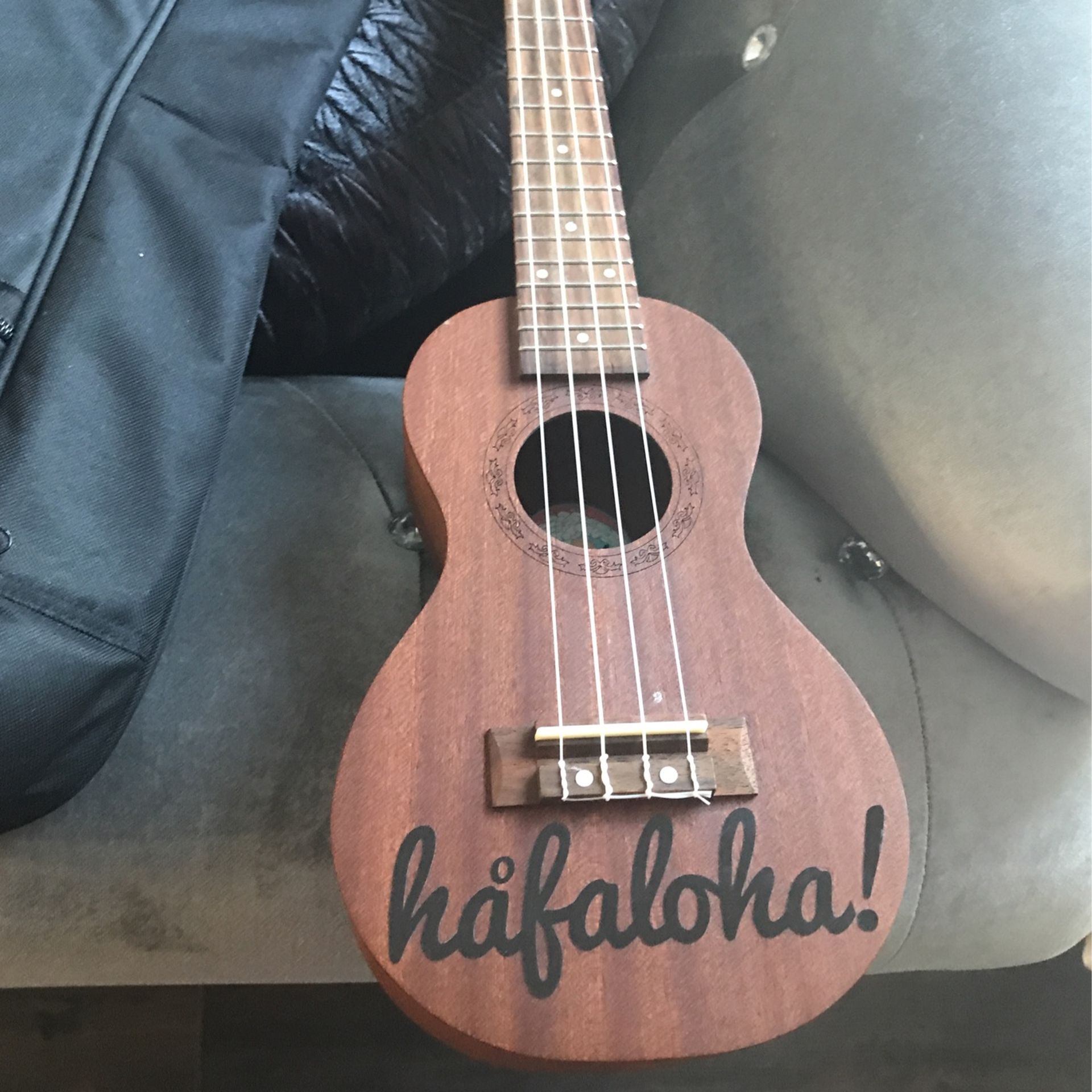 Amahi Ukulele